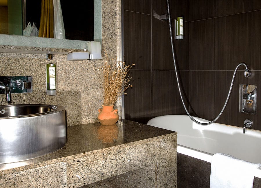 Tufenkian Avan Dzoraget Hotel Lori Province Armenia (Bathroom)