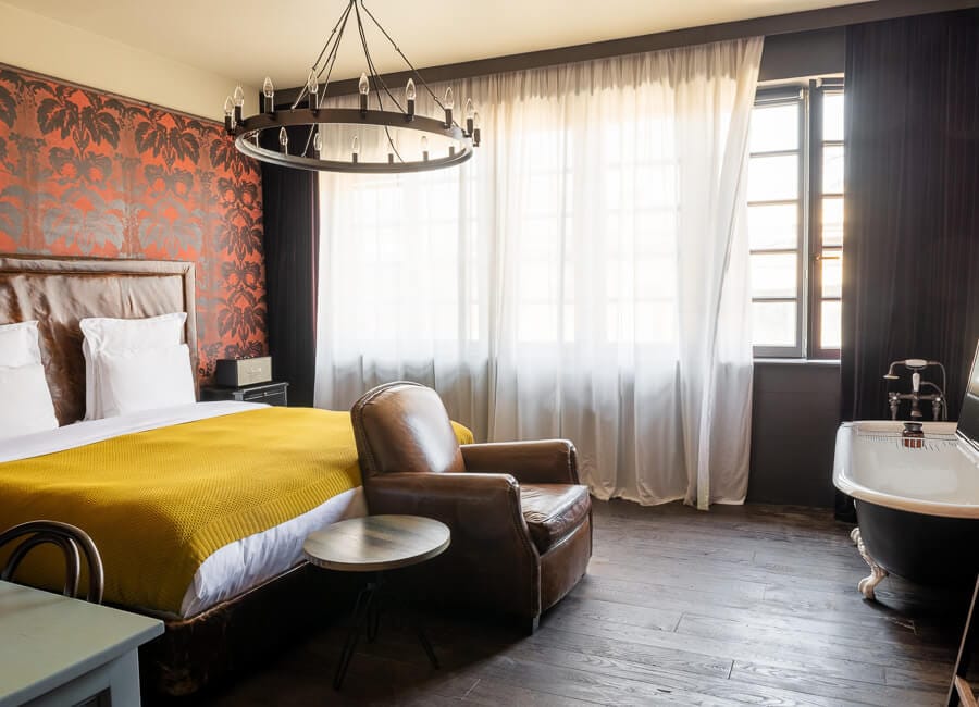 Rooms Hotel Tbilisi Georgia - Signature King Room