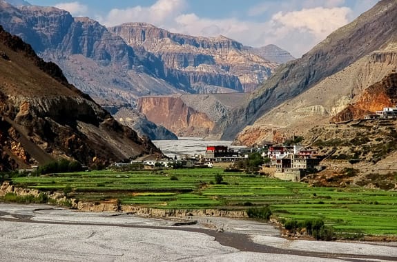 Where to travel in Nepal - Lower Mustang (Kagbeni) Nepal DT 87304971