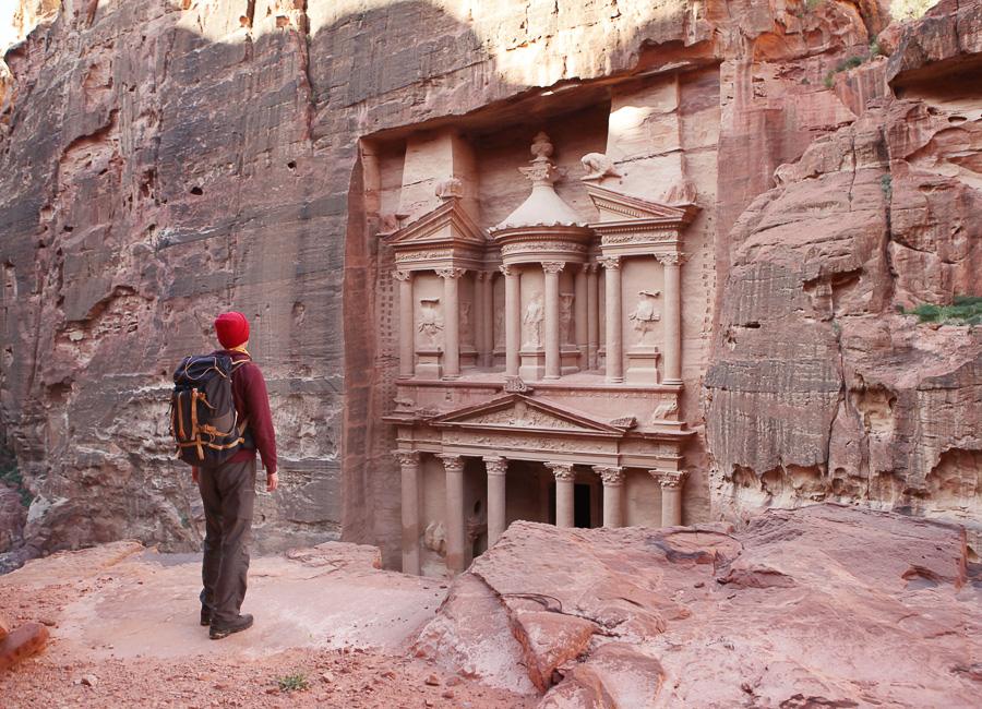 Petra (Al-Khazneh. Treasury. walking) Jordan DT 92025821