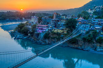 Rishikesh (Lakshman Jhula bridge and River Ganges) India DT 89094576