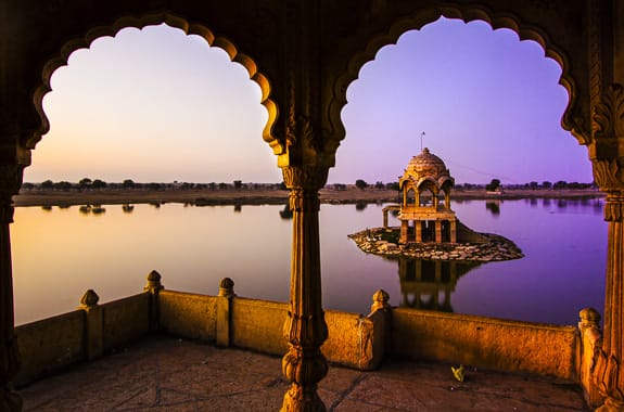 Where to travel in Rajasthan - Jaisalmer (Gadi Sagar (Gadisar) Lake) India DT 39186342-2