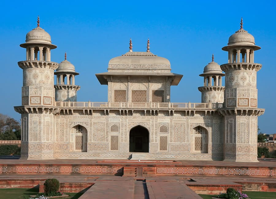 Agra (Itimad-ud-Daulah. Baby Mahal) India DT 6531659