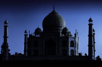 Agra (Taj Mahal. moonlight) India DT 135132542