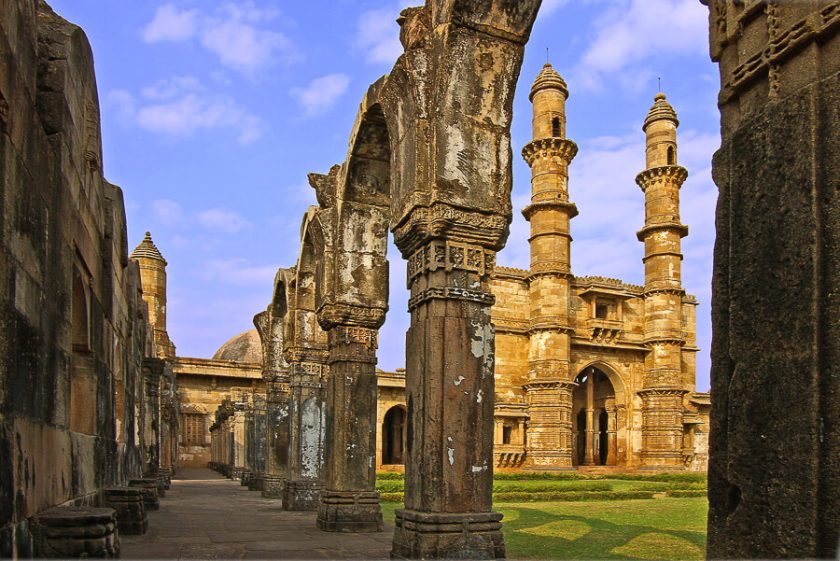 Gujarat (Champaner-Pavagadh Archaeological Park) India DT 4866752