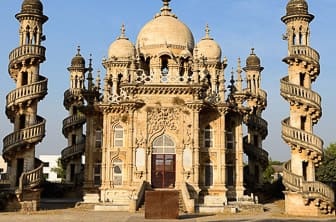 Gujarat (Junagadh. Mahabat Maqbara complex) India DT 55183136