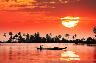 Kerala (backwaters. sunset) India DT 27198409