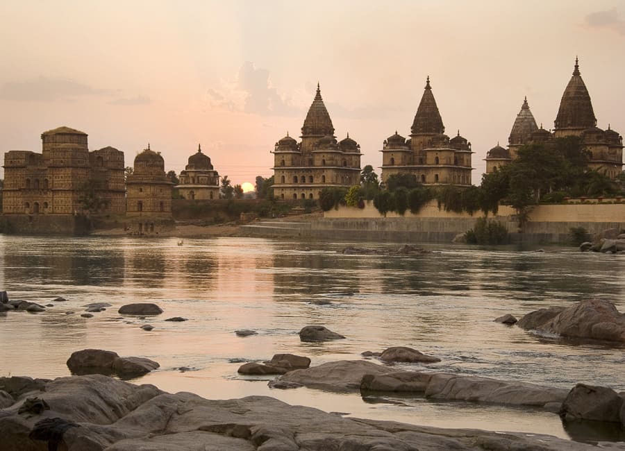 Orchha (Centaphs (chhatris)) India DT 15109119