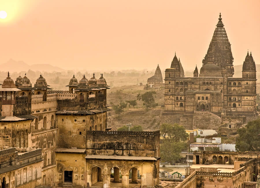 Orchha (Chaturbhuj Temple. Jahangir Mahal) India DT 5736313