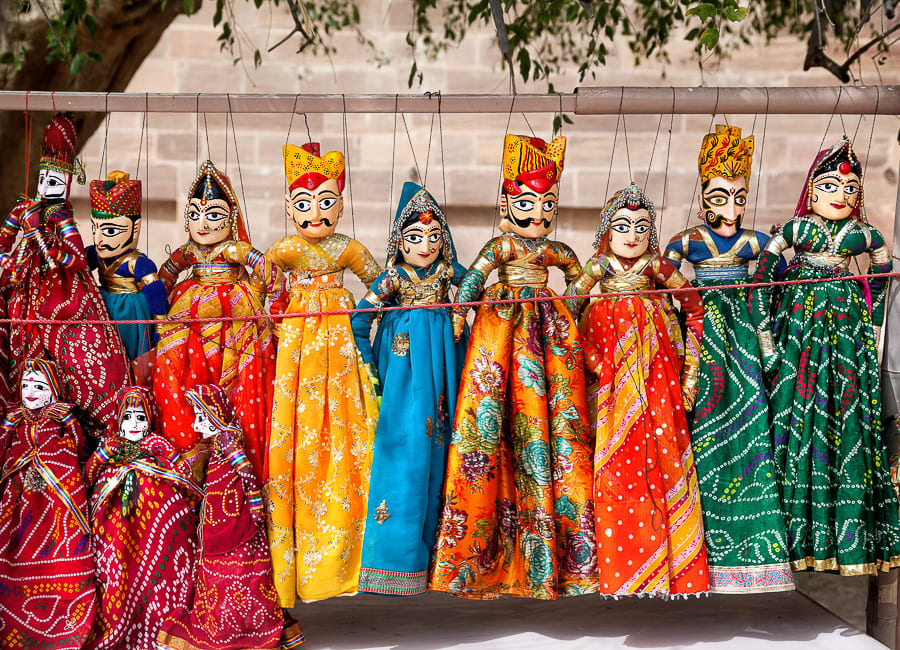 a. general (Traditional Rajasthan puppets) India DT 57626008