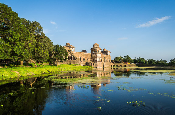 Central India and Ahilya Fort - private India tour DT 33548063