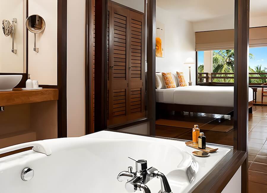 Jetwing Beach Negombo Sri Lanka (Deluxe Room bathroom)