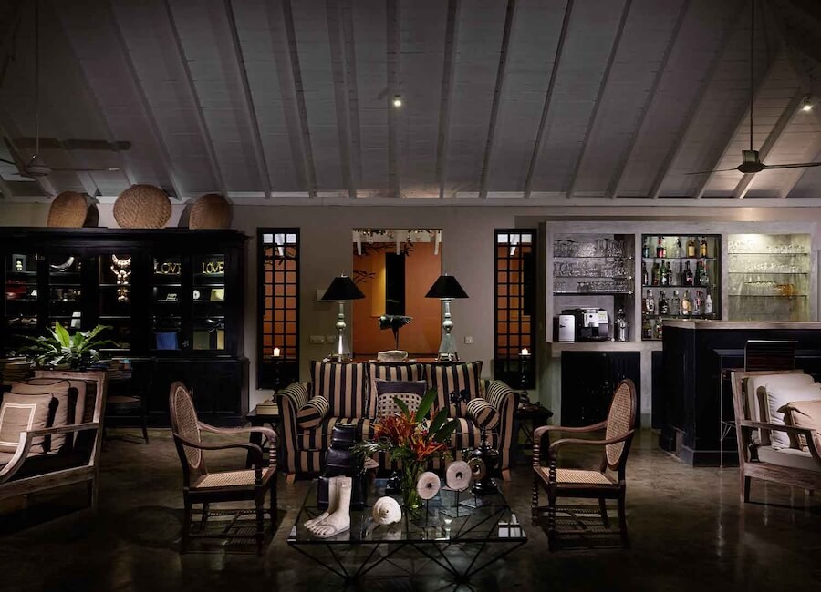 Kahanda Kanda near Galle Sri Lanka bar and lounge