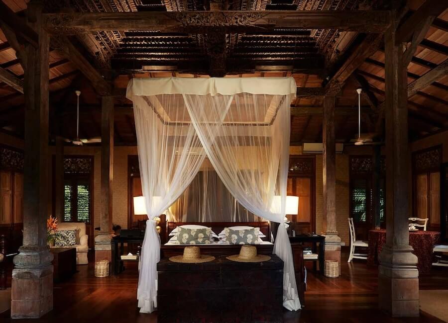 Kahanda Kanda near Galle Sri Lanka bedroom