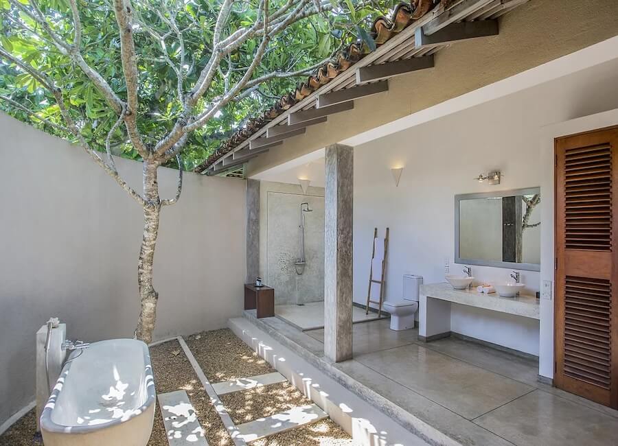 The Frangipani Tree Galle Sri Lanka (bathroom)