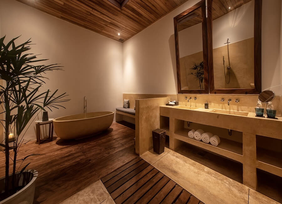 The Wallawwa near Negombo Sri Lanka (Bathroom)