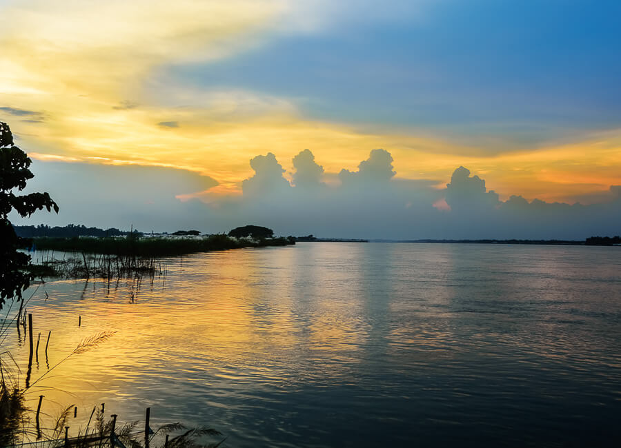 a. general (River Ganges Bengal) India DT 101298690