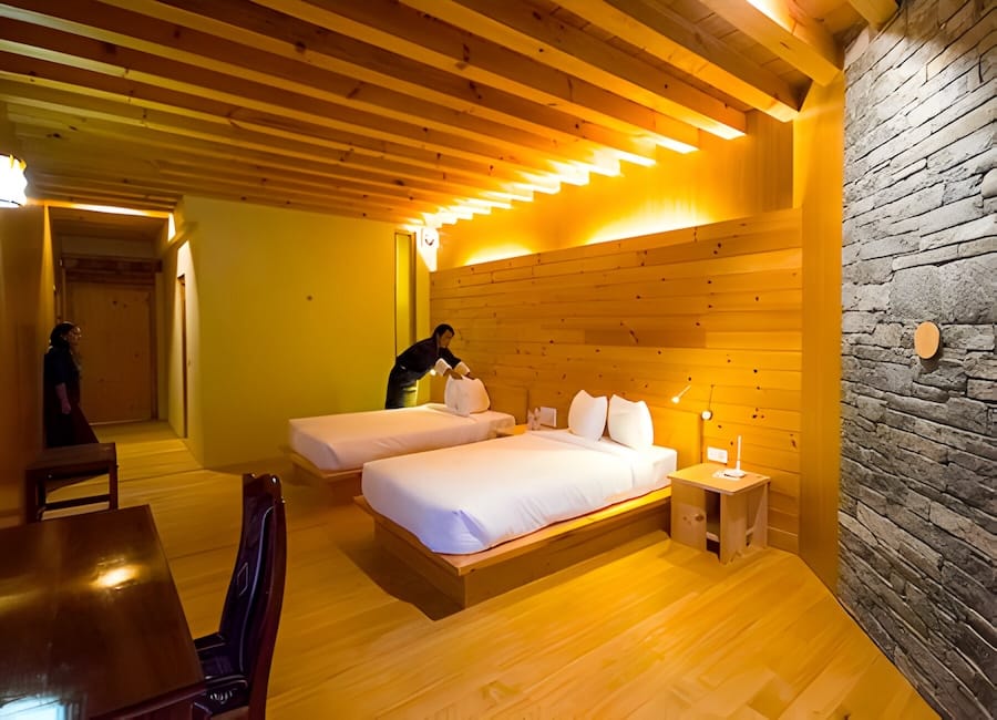 Bumthang Mountain Resort Jakar Bhutan (Bedroom)