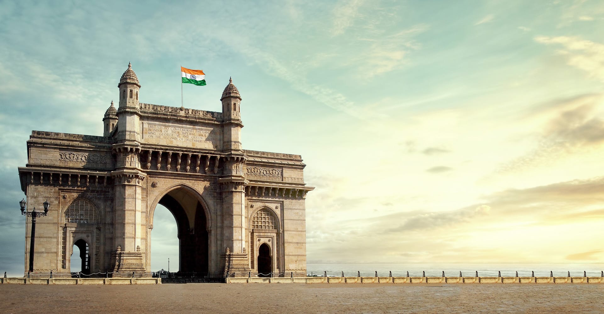 Discover Mumbai and Goa - Mumbai (Gateway of India) India DT 138091856