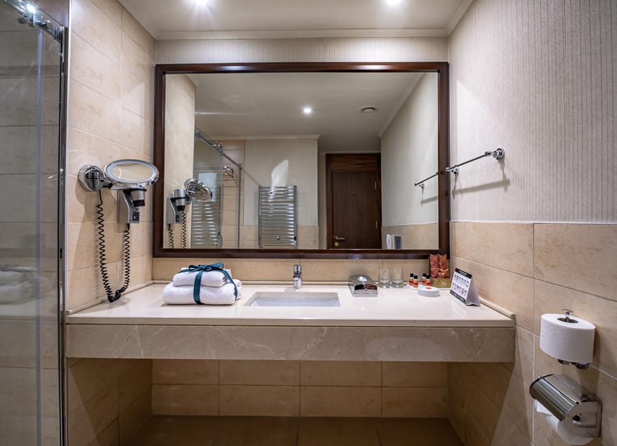 Tiflis Palace Tbilisi Georgia (Bathroom)