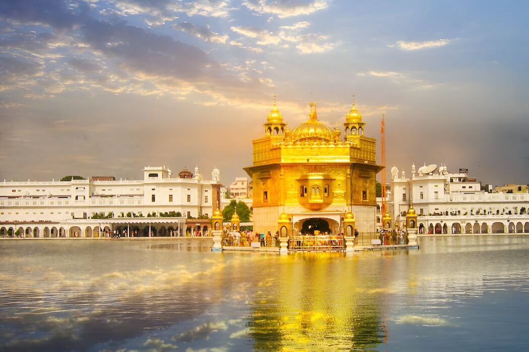 Unmissable Sights and Experiences North India - Amritsar Golden Temple DT 3881849