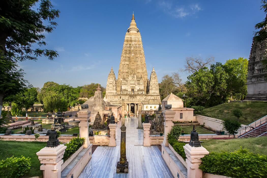 Unmissable Sights and Experiences North India - Buddhism in Bodh Gaya (Mahabodhi Temple) DT 69358027