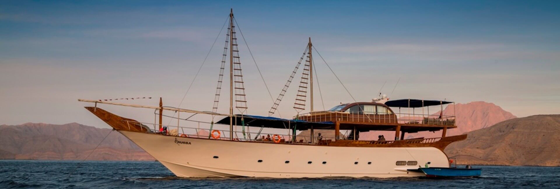 Rubba Luxury Musandam Dhow Cruise Oman
