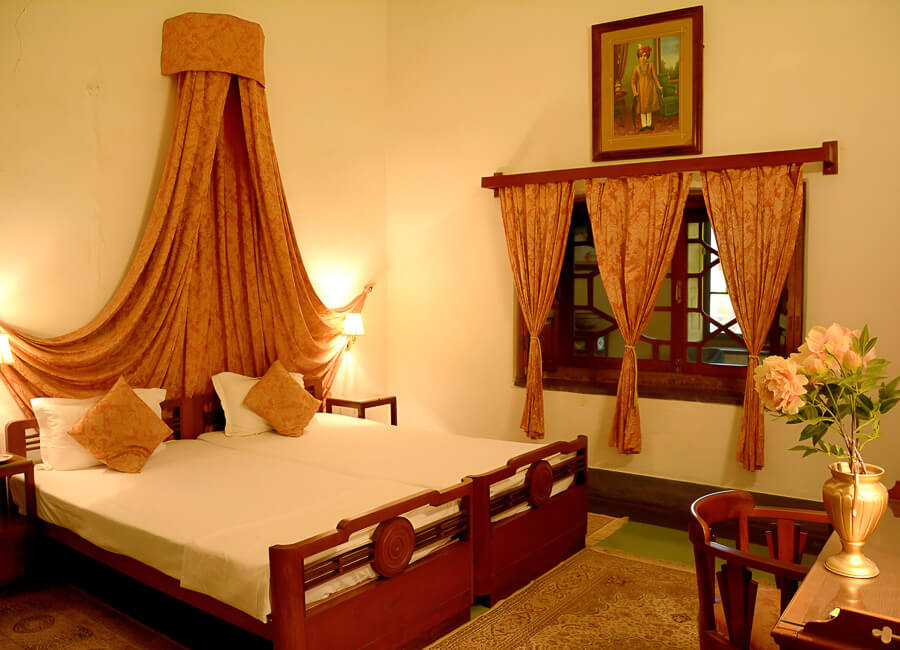 Bhanwar Vilas Palace Karauli Rajasthan India (bedroom)