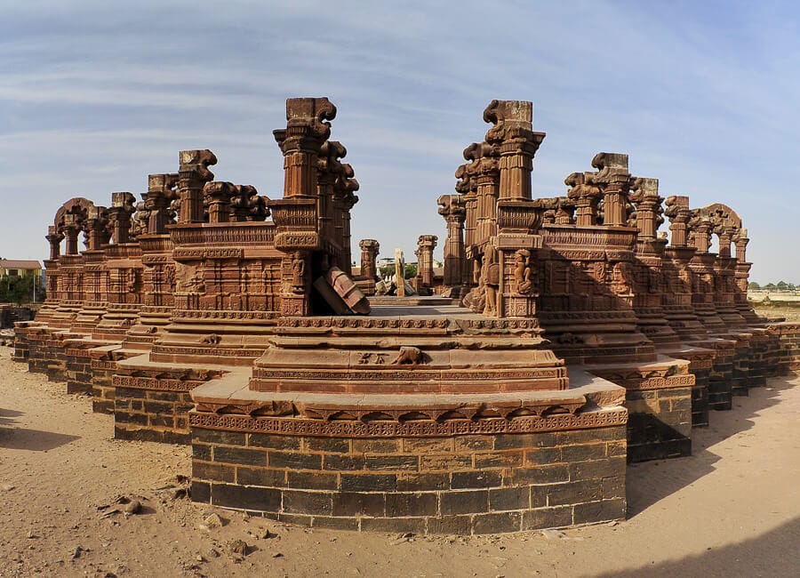 Gujarat (Bhuj. Royal Chhatardis. Cenotaphs) India DT 283545172