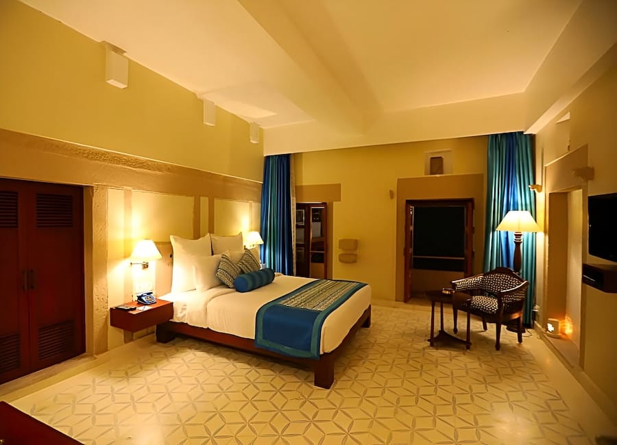 Guleria Kothi Varanasi India (bedroom)