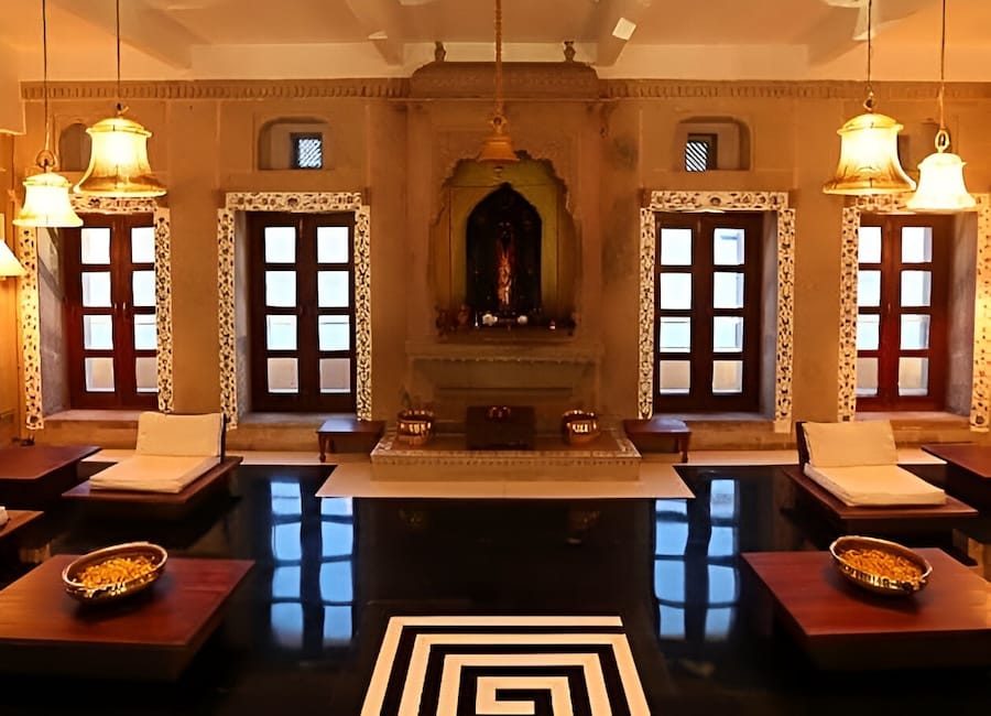 Guleria Kothi Varanasi India (sitting room)
