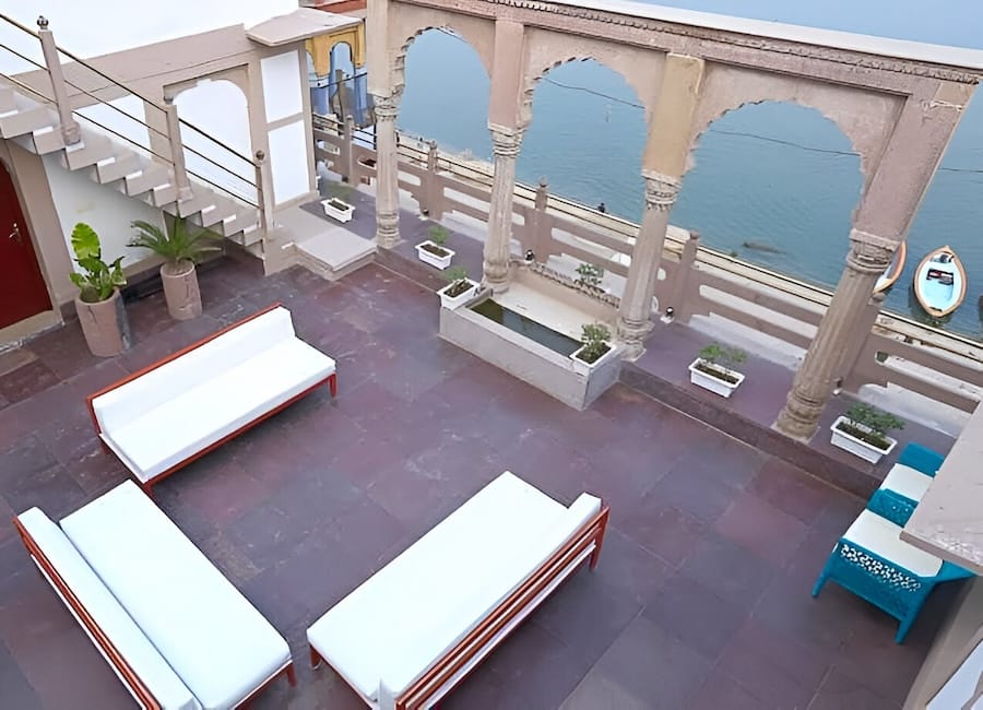 Guleria Kothi Varanasi India (terrace)