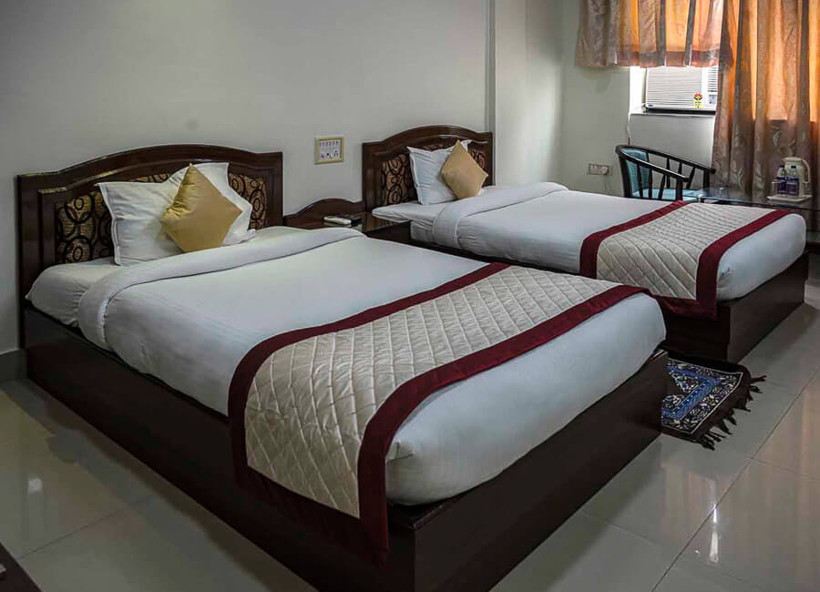 Hotel Bodhgaya Regency in Bodhgaya India (bedroom) 1