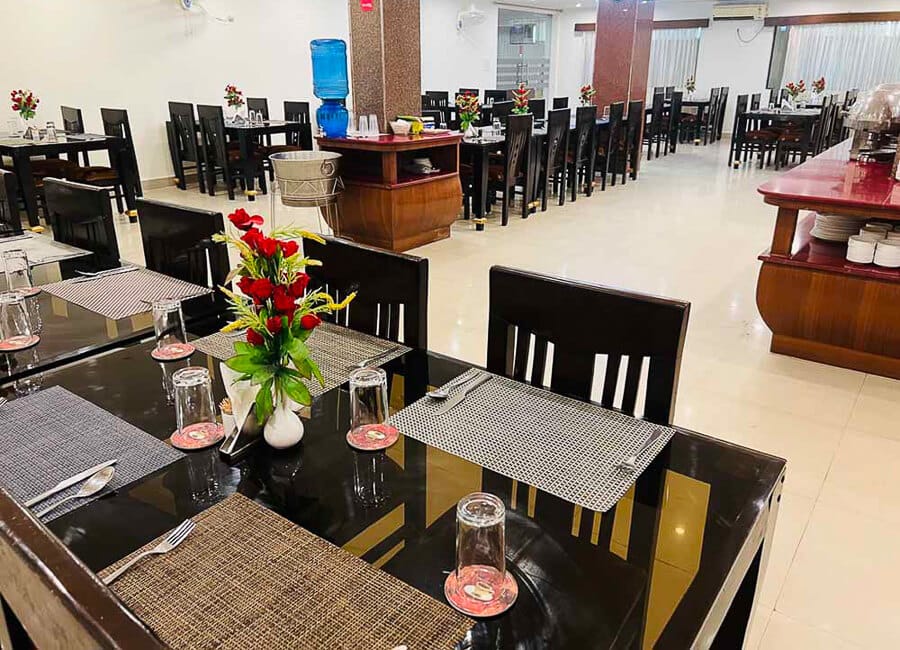 Hotel Bodhgaya Regency in Bodhgaya India (restaurant)