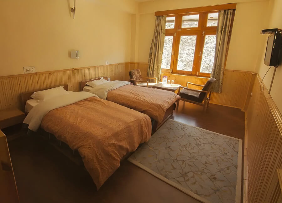 Hotel Dekyid Keylong Ladakh India (Bedroom)
