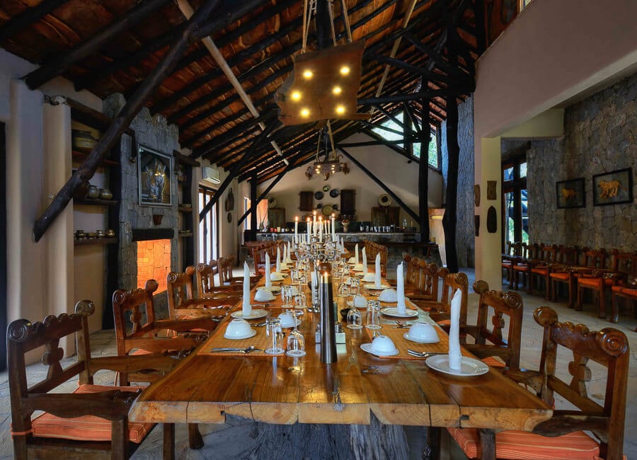 Kanha Earth Lodge, Kanha National Park India (Dining room)