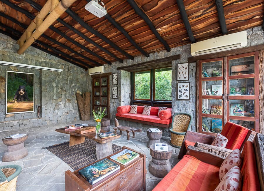 Kanha Earth Lodge, Kanha National Park India (Sitting room)