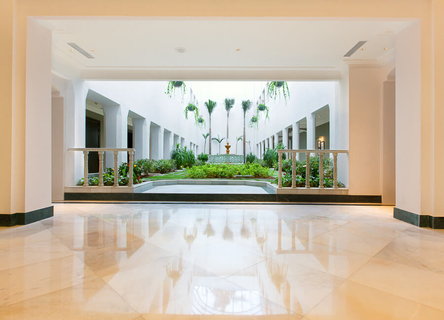 Taj Connemara Chennai India (Atrium)