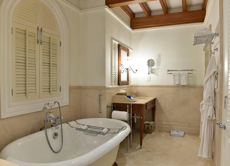 Taj Falaknuma Palace Hyderabad India (Palace Room Bathroom)