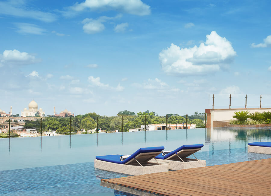 Taj Hotel & Convention Centre Agra India (Infinity Pool)