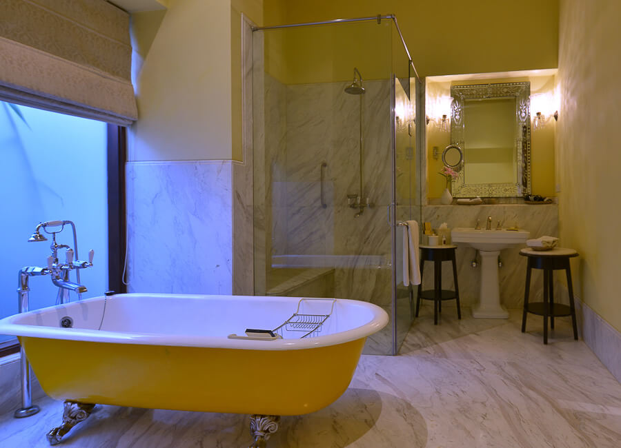 Taj Nadesar Palace Varanasi India (Palace Suite Bathroom)