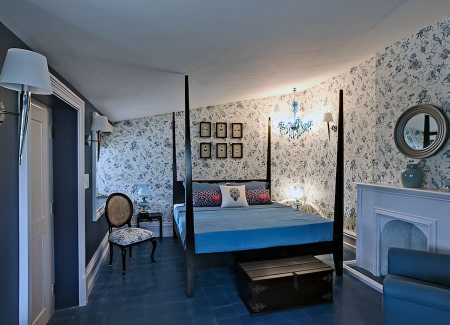 Talayar Valley Bungalow Munnar Kerala India (bedroom) 3