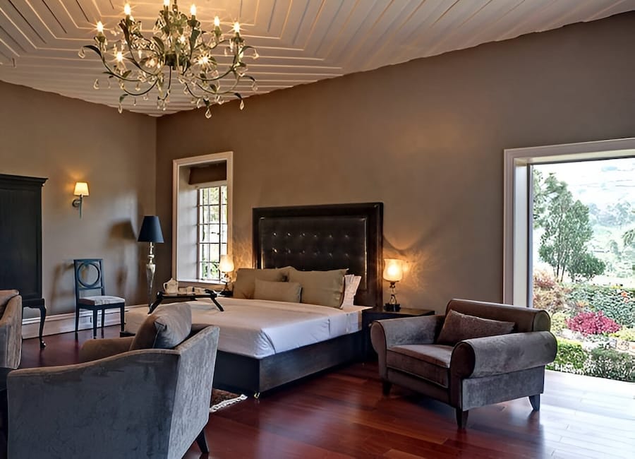 Talayar Valley Bungalow Munnar Kerala India (bedroom)