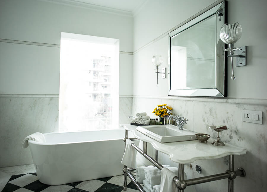 The Glenburn Penthouse Kolkata India (Bathroom)