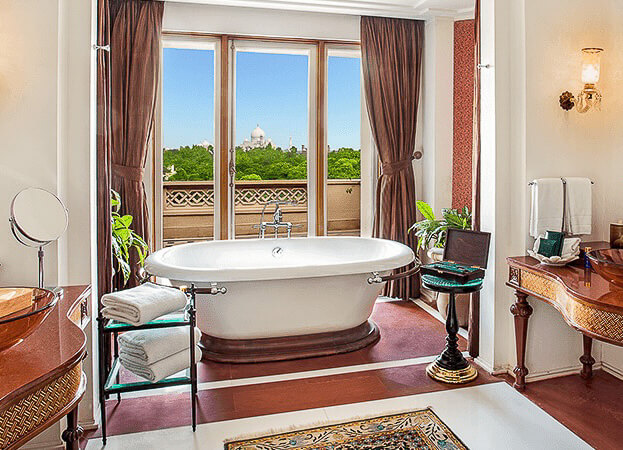 The Oberoi Amarvilas Agra India (Kohinoor Suite bathroom)
