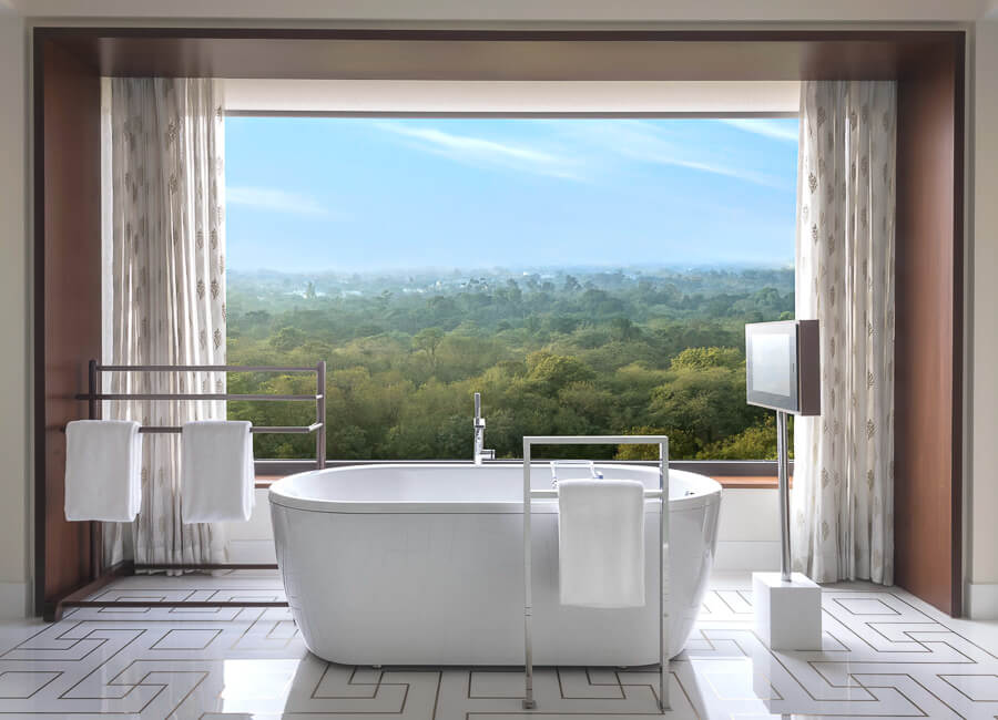 The Oberoi, New Delhi Delhi India (Kohinoor suite bathroom)