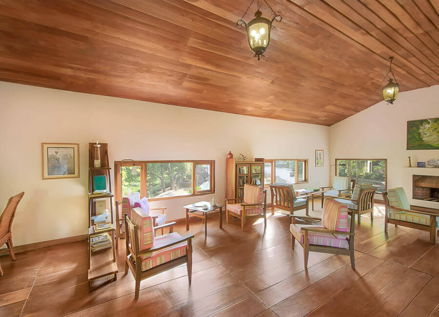 The Windermere Estate Plantation & Retreat, Munnar India (The Library)