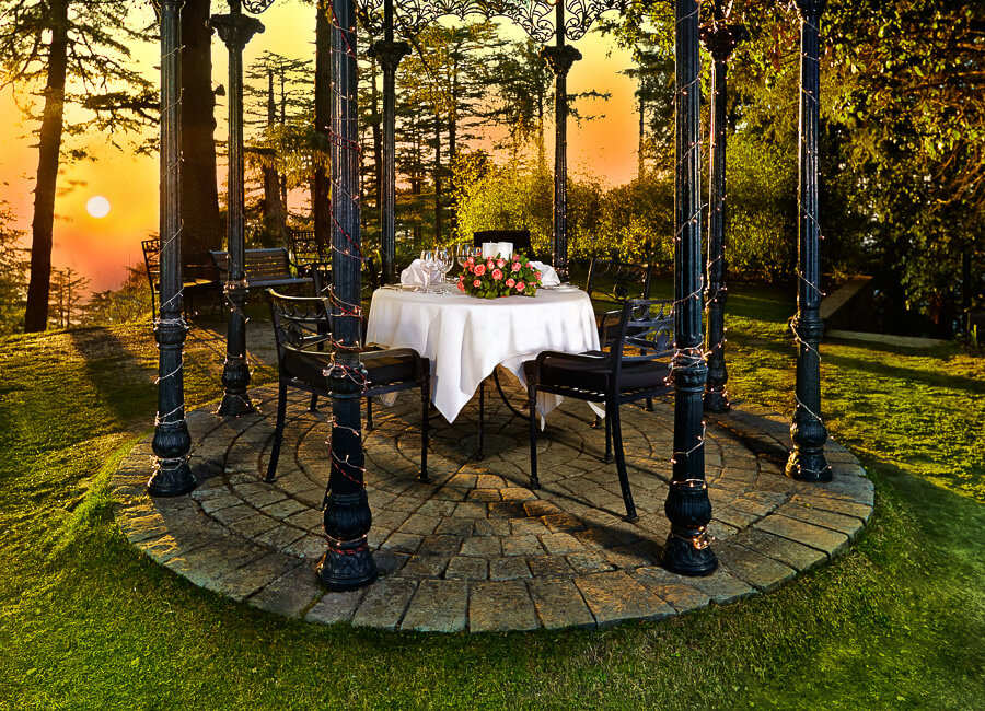 Wildflower Hall, Shimla in the Himalayas Shimla India (Gazibo)