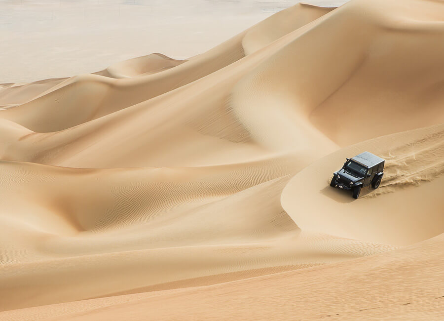 Abu Dhabi (Rub al Khali Desert) UAE DT 97415610