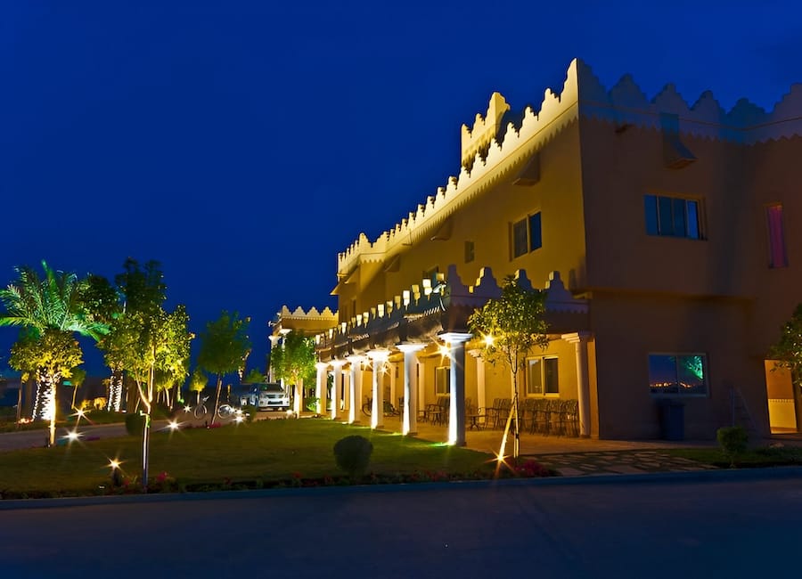 Al Malfa Resort Unaizah Saudi Arabia (Exterior at night)